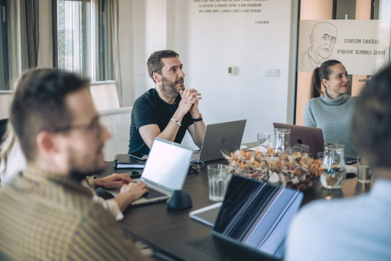 Komplexní týmy a vysoká odbornost